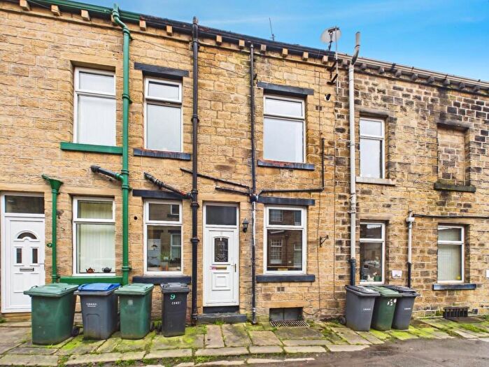 2 Bedroom Terraced House For Sale In Raven Street, Bingley, BD16
