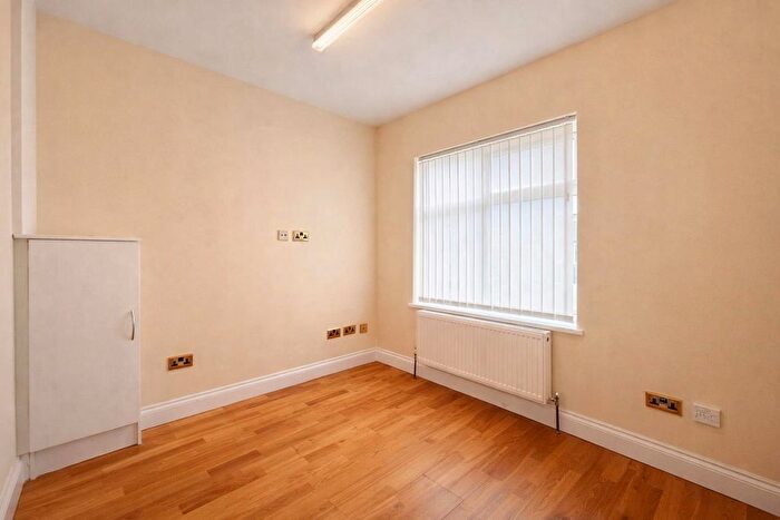 1 Bedroom Flat To Rent In Western Road, Southall, UB2