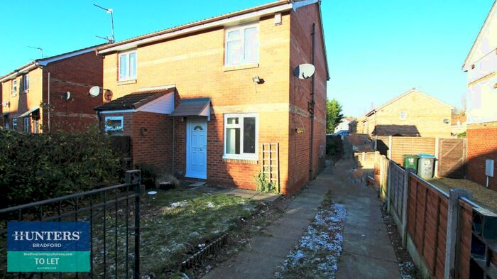 2 Bedroom House To Rent In Herschel Road, Bradford, BD8