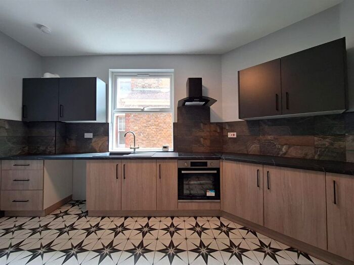 2 Bedroom Flat To Rent In Queen Anne Avenue, Bromley, BR2