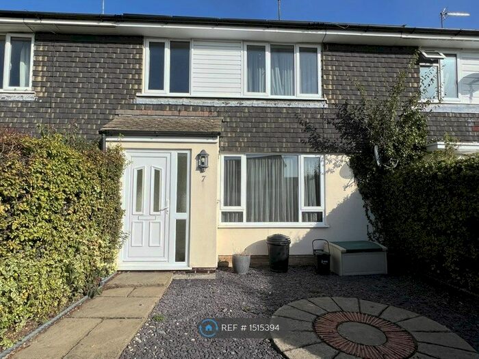 3 Bedroom Terraced House To Rent In Walton Close, Woodley, Reading, RG5