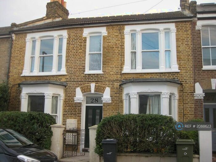 2 Bedroom Flat To Rent In Bicknell Road, London, SE5