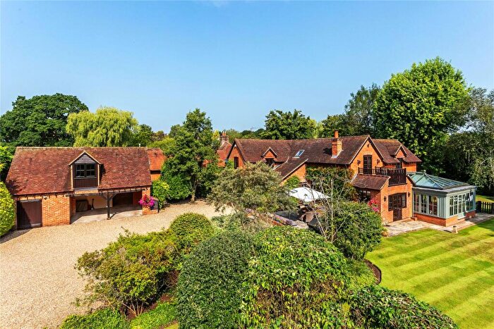 4 Bedroom Detached House For Sale In Goose Rye Road, Worplesdon, Guildford, Surrey, GU3