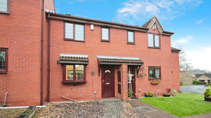 2 Bedroom Town House To Rent In Leventhorpe Court, Oulton, Leeds, LS26