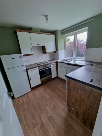 2 Bedroom Flat To Rent In Churchhill Court, Rush Grove St, Greenwich, SE18