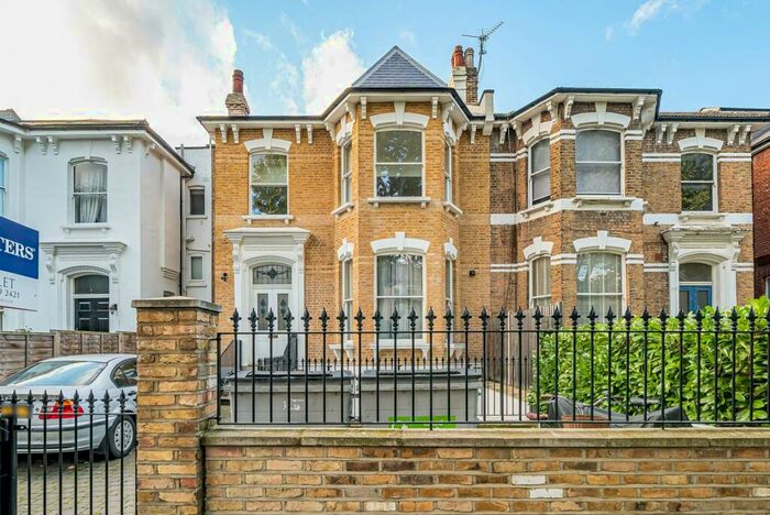 1 Bedroom Flat To Rent In Fountayne Road, Stoke Newington, London, N16