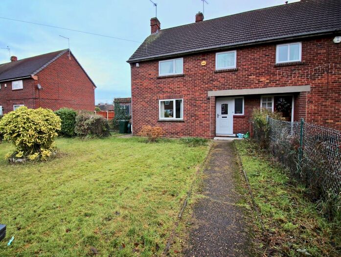 3 Bedroom Semi-Detached House To Rent In Amersall Road, Scawthorpe, Doncaster, DN5