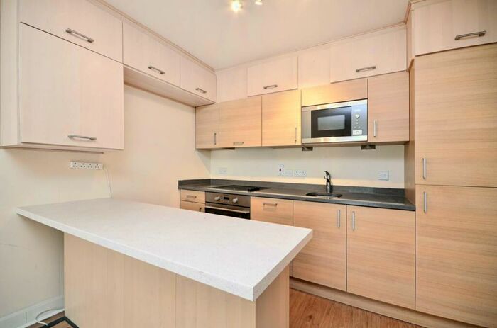 2 Bedroom Flat To Rent In Heritage Avenue, Colindale, London, NW9