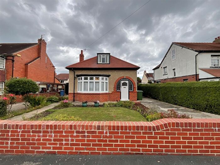 3 Bedroom Property For Sale In Newlands Avenue, Scarborough, YO12