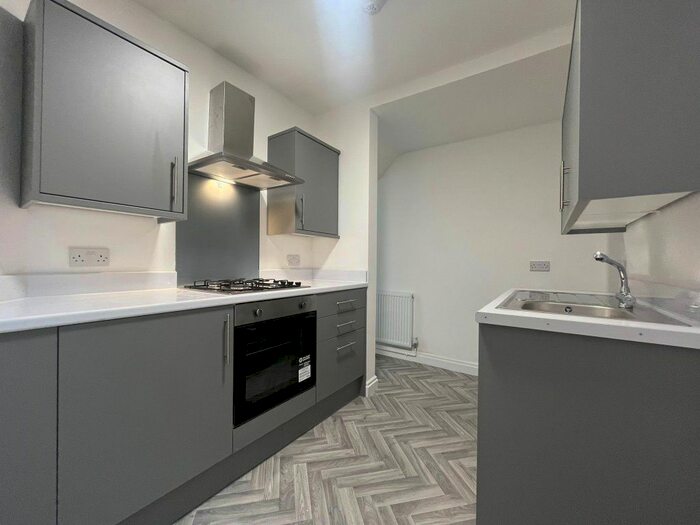 2 Bedroom Flat To Rent In Leeds Road, Blackpool, Lancashire, FY1