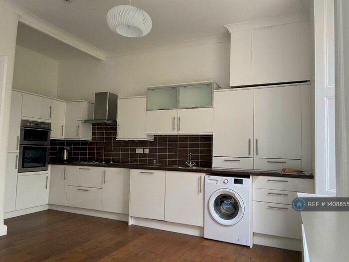 3 Bedroom Flat To Rent In Dennistoun, Glasgow, G31