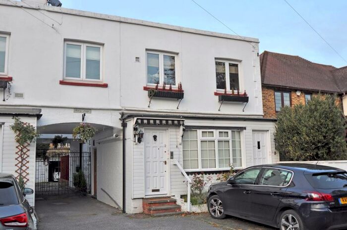 3 Bedroom House To Rent In Avenue Road, Maidenhead, Berkshire, SL6