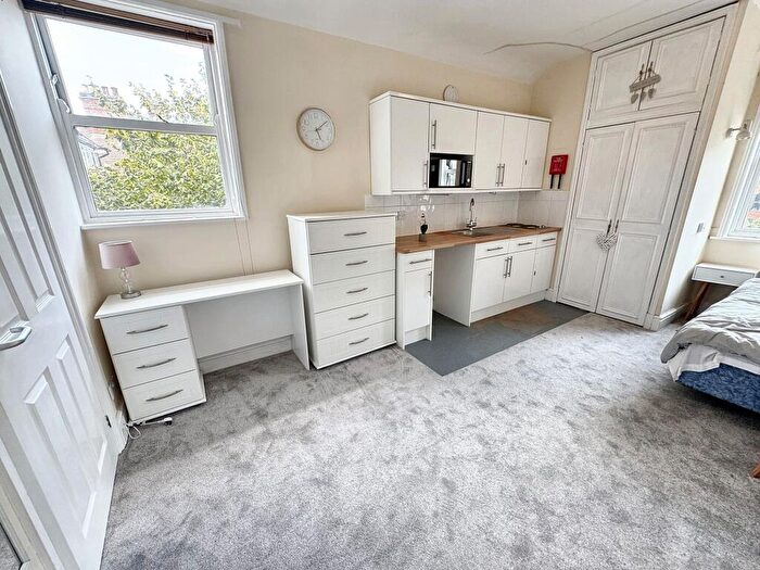 1 Bedroom House To Rent In Studio, Mount Road, Hinckley, LE10