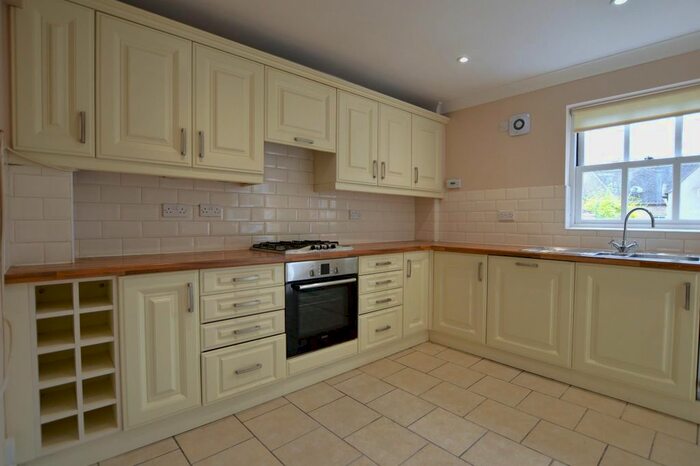 3 Bedroom Property To Rent In St. Peters Street, Stamford, PE9