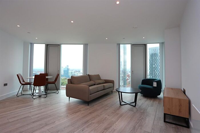 2 Bedroom Flat To Rent In Thr, M15