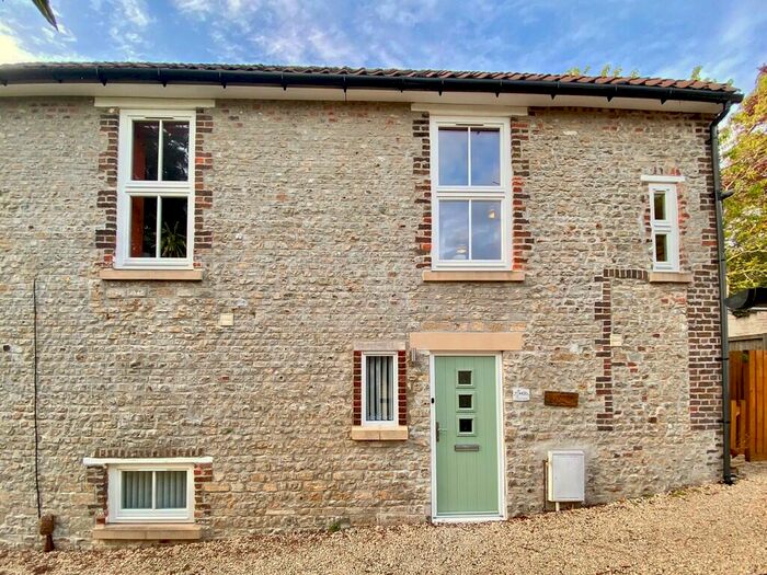 2 Bedroom End Of Terrace House To Rent In Church Street, Warminster, BA12