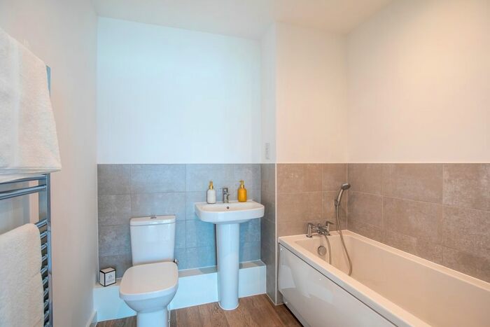 2 Bedroom Flat To Rent In Cenetary Plaza, Southampton, SO19