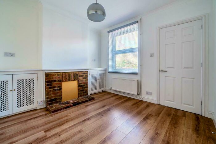 2 Bedroom Terraced House To Rent In Western Road, Reading, RG1