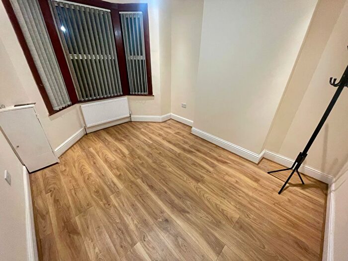 4 Bedroom Terraced House To Rent In Ashburnham Road, Luton, LU1
