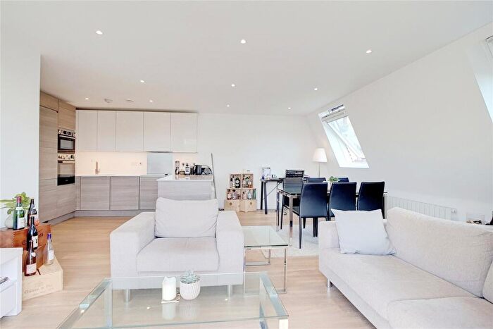 3 Bedroom Apartment To Rent In Ashton Reach London, SE16