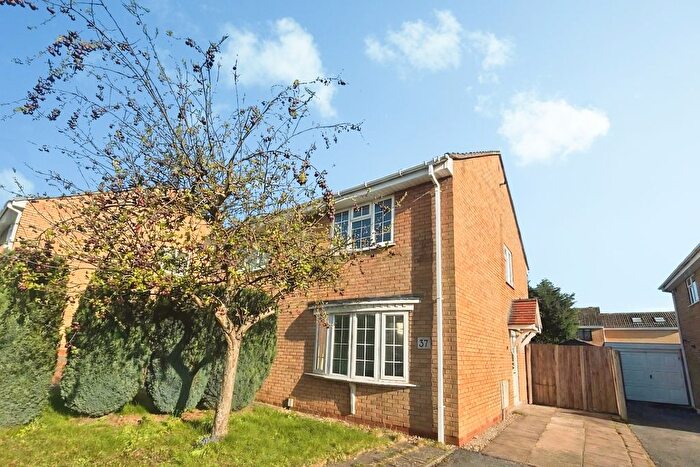 2 Bedroom Property To Rent In Cornfield Drive, Lichfield, WS14