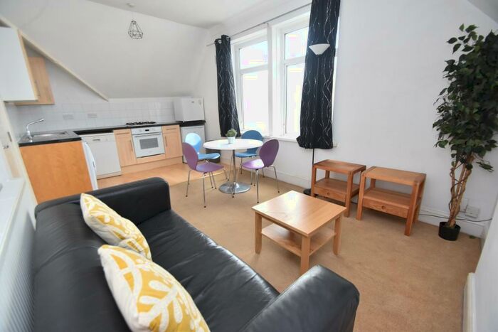 1 Bedroom Flat To Rent In Malefant Street, Cathays, Cardiff, CF24