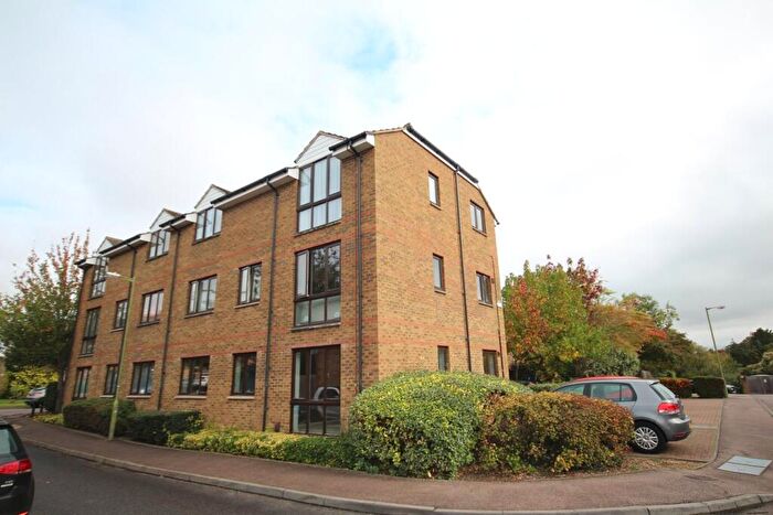 2 Bedroom Flat For Sale In Spencer Way, Letchworth Garden City, SG6
