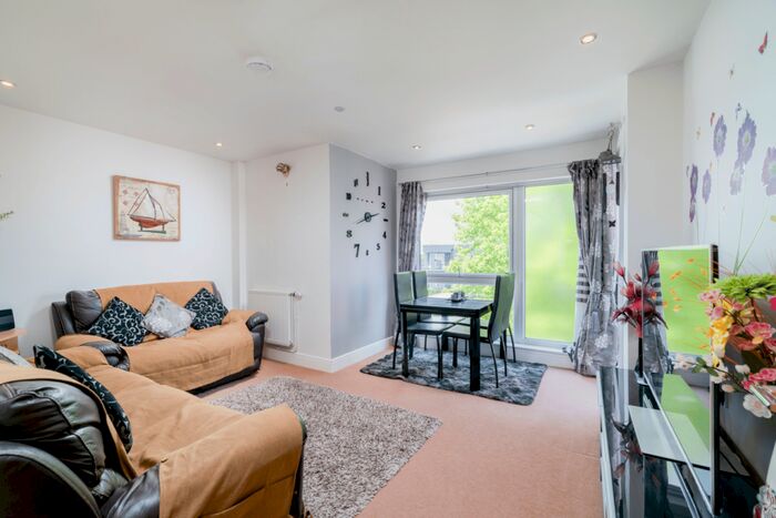 2 Bedroom Flat To Rent In Eagle Court, Drinkwater Road, Harrow, HA2