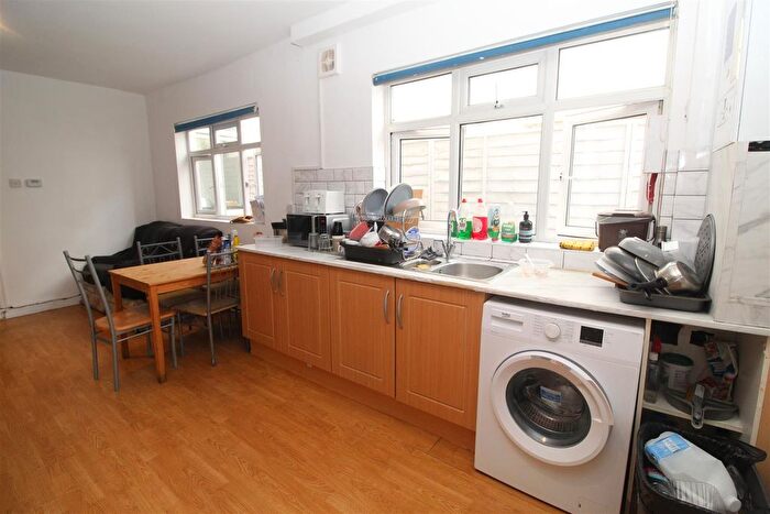 5 Bedroom Property To Rent In North Road, Cardiff, CF10