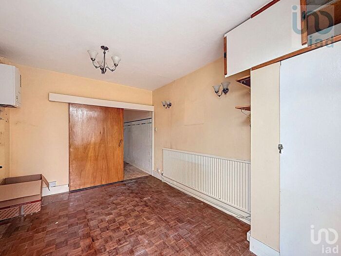 3 Bedroom Terraced House For Sale In Totteridge Road, Enfield, EN3