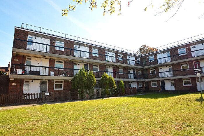 1 Bedroom Flat To Rent In Jago Close, London, SE18