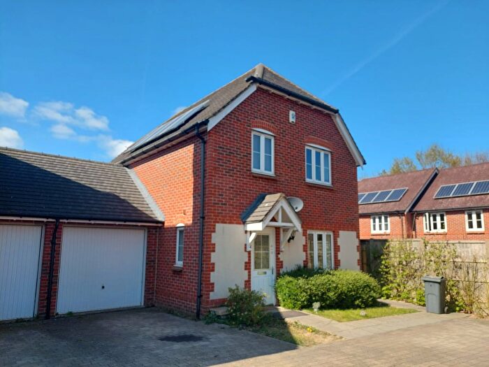 3 Bedroom Detached House To Rent In Perch Close, Singleton, Ashford, TN23