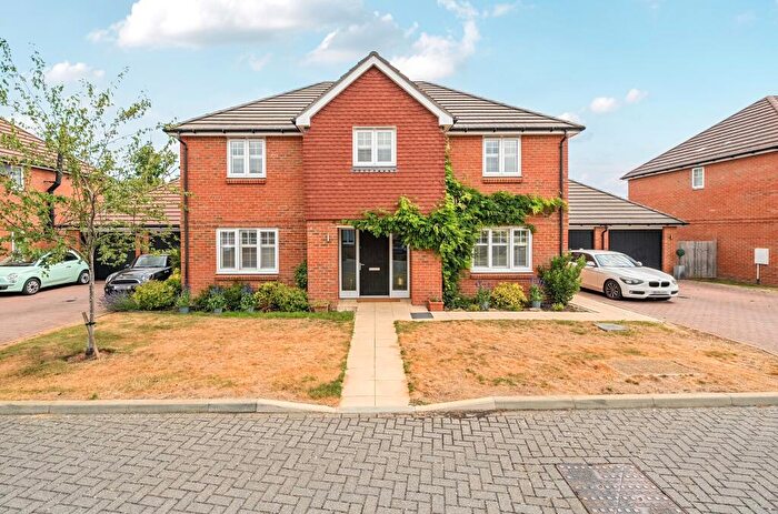 5 Bedroom House For Sale In River Walk, Leatherhead, KT22