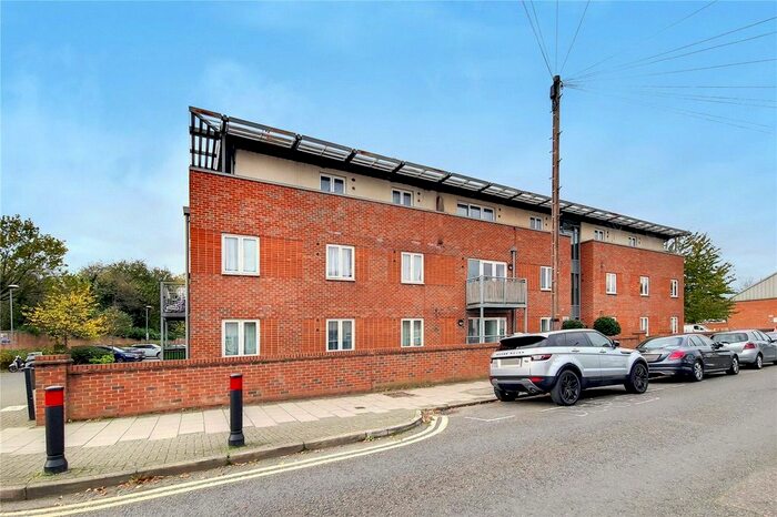 2 Bedroom Flat To Rent In Guinevere Court, King George Crescent, Wembley, HA0