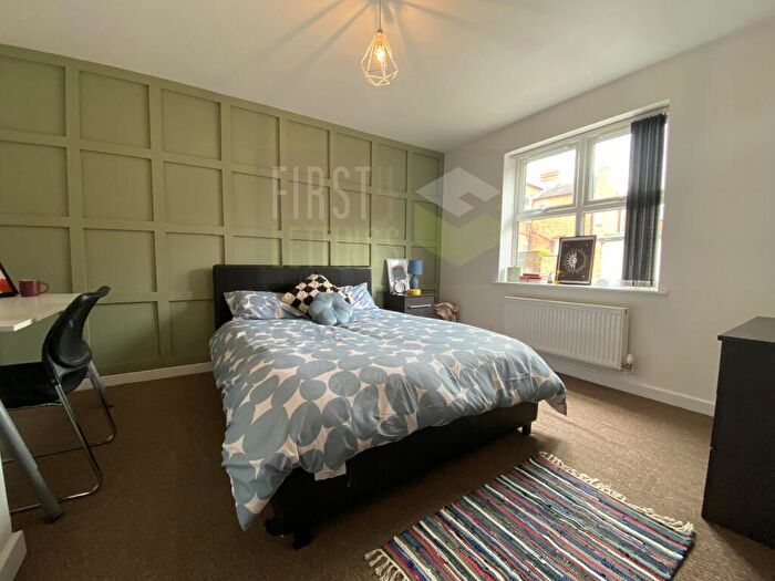 5 Bedroom Semi-Detached House To Rent In Avenue Road Extension, Clarendon Park, LE2