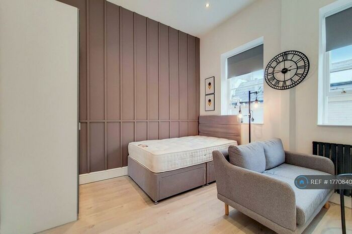 Studio To Rent In Gloucester Place, London, NW1