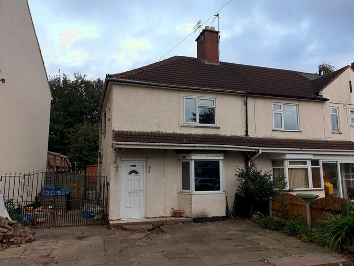3 Bedroom Semi-Detached House To Rent In Prestwood Road, Wolverhampton, West Midlands, WV11