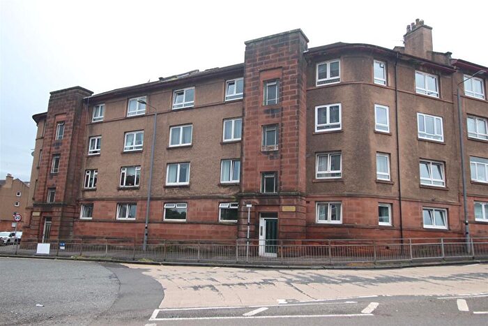 2 Bedroom Flat For Sale In Inverkip Street, Greenock, PA15