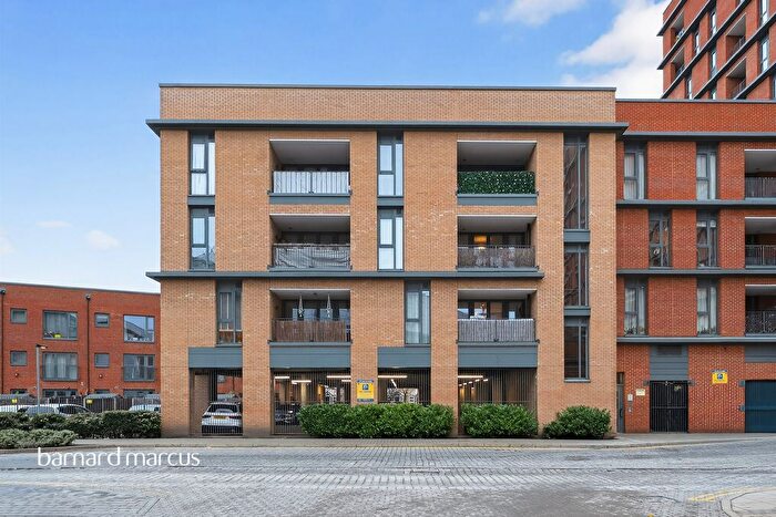 2 Bedroom Flat For Sale In High Street, Sutton, SM1