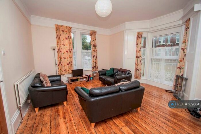 8 Bedroom Semi-Detached House To Rent In Carlton Road, Southampton, SO15