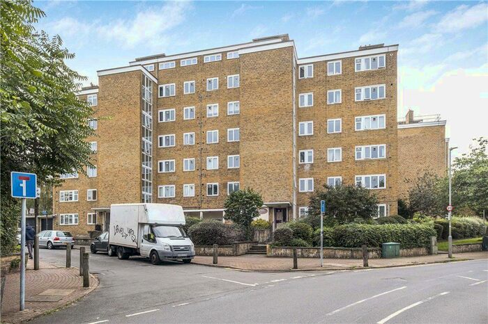 1 Bedroom Flat To Rent In Hayward Gardens, Putney, SW15