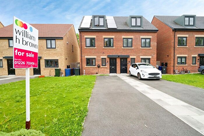 3 Bedroom Semi-Detached House For Sale In Bretton Way, Barnsley, S71