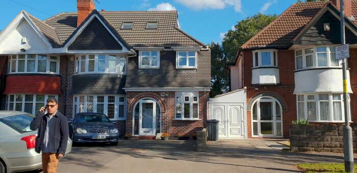 3 Bedroom Semi-Detached House To Rent In Lulworth Road, Birmingham, B28