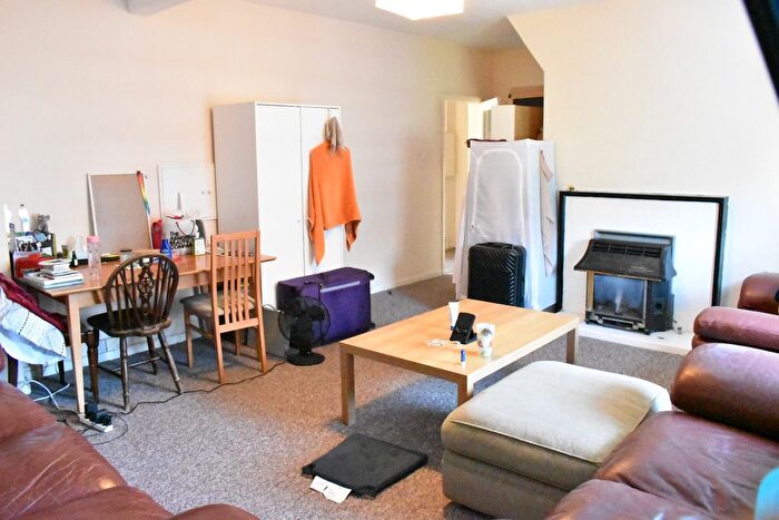 3 Bedroom Flat To Rent In Old Street, London, EC1V