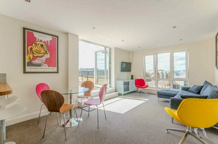 2 Bedroom Flat To Rent In Bartholomew Close, City, London, EC1A