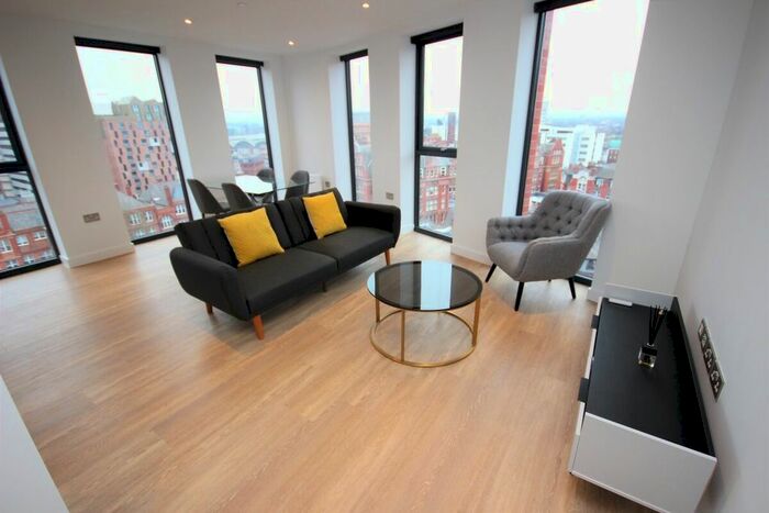 3 Bedroom Flat To Rent In Whitworth Street, Manchester, M1