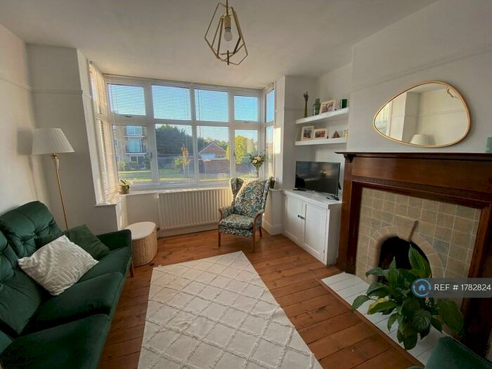 3 Bedroom Terraced House To Rent In Stevenage Road, Hitchin, SG4