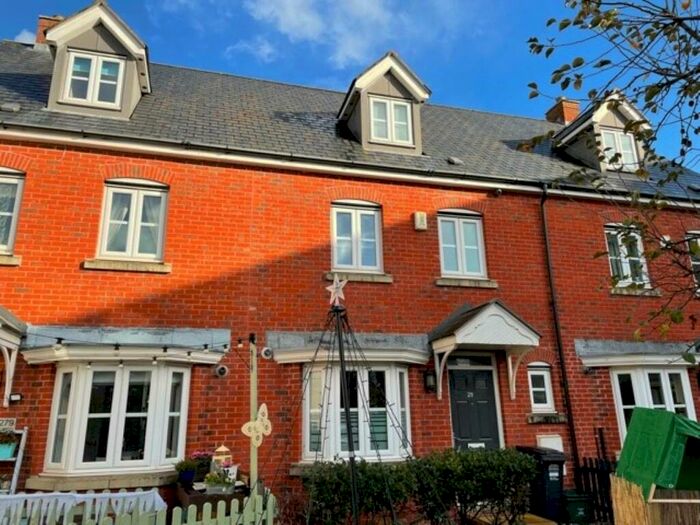 4 Bedroom House To Rent In Worle Moor Road, Weston Village, Weston-super-Mare, BS24