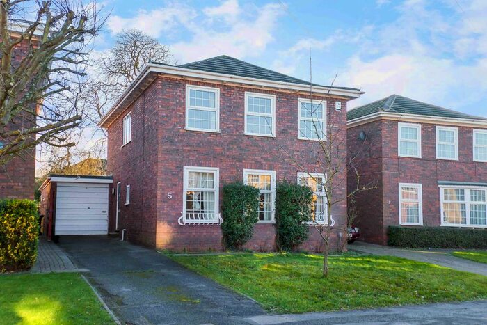 4 Bedroom Property To Rent In Cotswold Close, Maidenhead, SL6