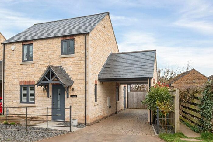 3 Bedroom Link Detached House For Sale In Seaton Road, Glaston, LE15